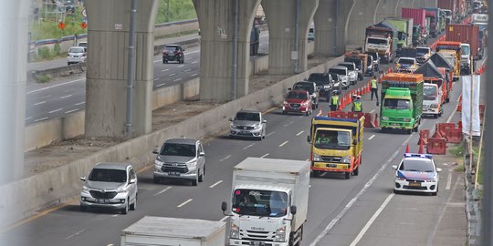 Kemenhub Catat Lalu Lintas Kendaraan Lewat Tol Naik 141% pada H-5 Lebaran