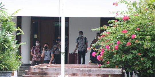 KPK Geledah Rumah Dinas Bupati Bogor Ade Yasin