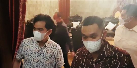 Sahroni NasDem Ajak Maju Bersama, Gibran: Ini Pertemuan Pertama, Nanti Lihat Dulu