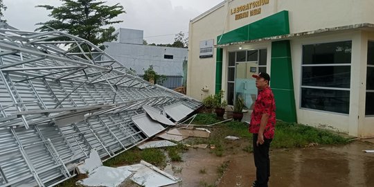 Diterjang Angin Kencang, 90 Rumah hingga Laboratorium Kesehatan di Musi Rawas Rusak