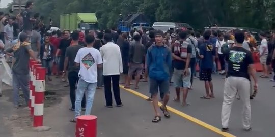 Penjelasan Polisi soal Warga Tutup Jalan Menuju Bandung Karena Cipularang Macet Total