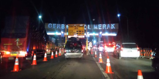 Kendaraan Keluar Gerbang Tol Merak Naik 63,53 Persen