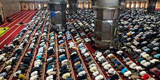 Salat Jumat Terakhir Ramadan di Masjid Istiqlal