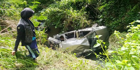 Mobil Pemudik Terperosok ke Jurang di Bandung Barat, 3 Orang Meninggal Dunia
