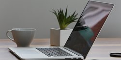 Ini adalah laptop konvertibel yang direkomendasikan seharga $ 10 juta.