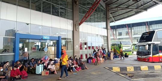 Pengalaman Positif dan Negatif Pemudik Akibat Aturan One Way di Tol