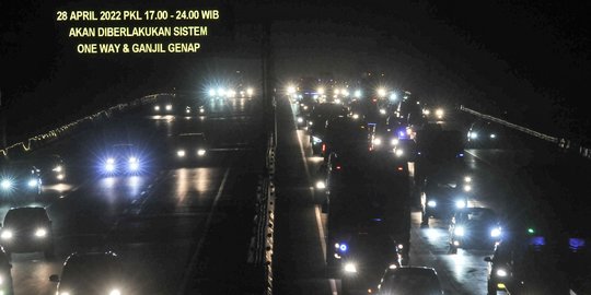 Mulai Pukul 21.30 WIB, One Way Diberlakukan dari KM 70 Tol Cikampek-Kalikangkung