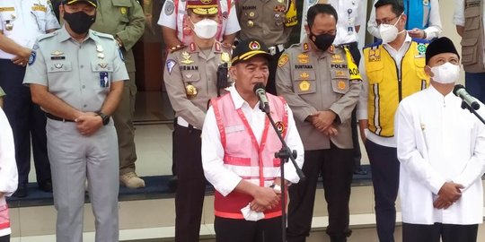 Waspada Covid-19, Menko PMK Minta Masyarakat Pakai Masker saat Berwisata