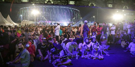 Antusiasme Warga Menyaksikan Festival Tabuh Bedug Malam Takbiran