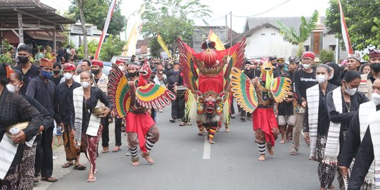 Bahagianya Warga Desa Kemiren Bisa Gelar Tradisi Barong Ider Bumi dengan Meriah