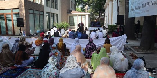 WNI Harus 7 Kali Tes PCR untuk Ikut Salat Idulfitri di KBRI Beijing