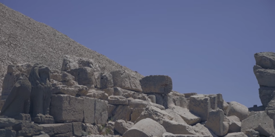 Potret Gunung Nemrut, Jejak Reruntuhan Berhala yang Dihancurkan Nabi Ibrahim AS