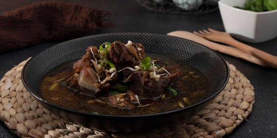 Potongan Dagingnya Melimpah, Intip Kelezatan Rawon Asli Surabaya di Jakarta Satu Ini