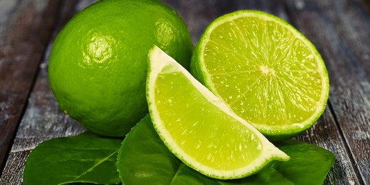 Cara Menurunkan Berat Badan dengan Jeruk Nipis, Perhatikan Efek Sampingnya