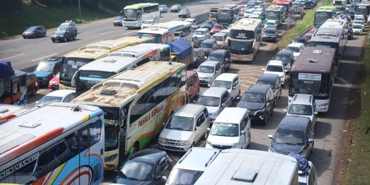 Ini Rute Alternatif saat One Way di Tol Kalikangkung KM 414 hingga Cikampek KM 47