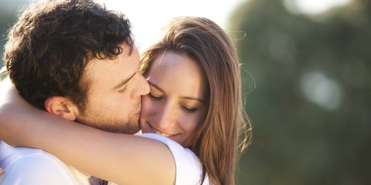 60 Caption Cinta Singkat untuk Orang Terdekat, Menyentuh Hati & Penuh Makna