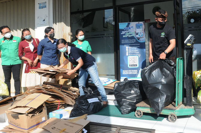 gerakan membayar tunggakan bpjs kesehatan dengan sampah