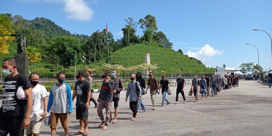 Nasib Pilu Pekerja Migran Ilegal