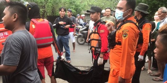 Nekat Berenang saat Ombak Tinggi, Tiga Wisatawan Tewas Tenggelam di Pantai Sukabumi