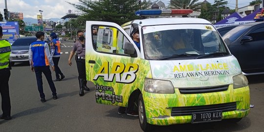 Perwira Polisi Bentak Sopir Ambulans Ngeyel Sok Akrab Anak Mantan Kapolri