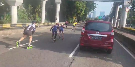 Sentil Atlet Sepatu Roda Viral di Jalan, Dishub DKI: Silakan di Lokasi yang Sesuai