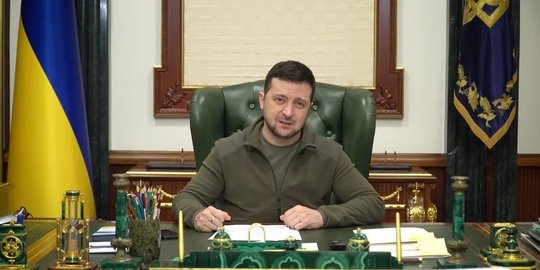 Jaket Presiden Ukraina Laku Terjual Rp 1,6 Miliar