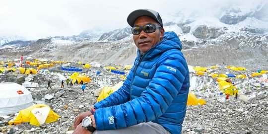 Sherpa Asal Nepal Kembali Pecahkan Rekor Mendaki Everest 26 Kali