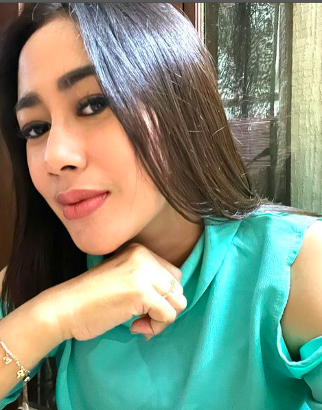 kini bintangi dewi rindu intip perjalanan karier renny novita