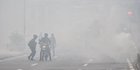 Gas Air Mata Bubarkan Demonstran Tolak Daerah Otonom Baru di Jayapura