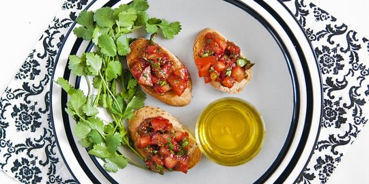 5 Cara Membuat Bruschetta khas Italia, Cocok jadi Camilan Sehat