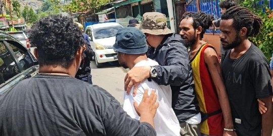 Jubir Petisi Rakyat Papua & 6 Rekannya Ditangkap