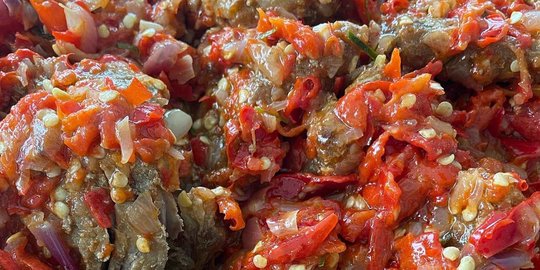 4 Pilihan Lauk Pedas dan Sedap yang Pas Buat Habiskan Sepiring Nasi