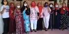 Kisah UMKM Wanita, Sukses Bangun Komunitas Usaha 'Kampung Kue' Beromzet Puluhan Juta