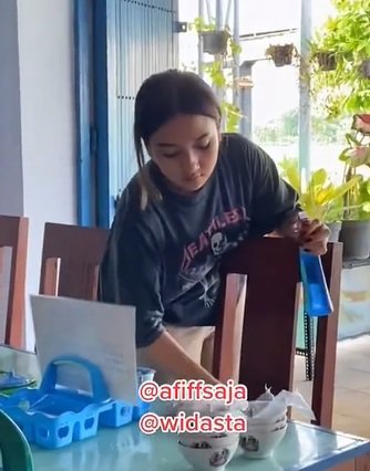 penjual es dawet cantik