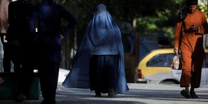 Aktivitas Perempuan Afghanistan di Tengah Aturan Wajib Memakai Burka
