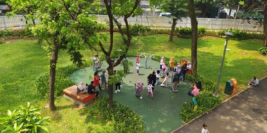 Tebet Eco Park, Piknik di Tengah 'Hutan Beton' Jakarta