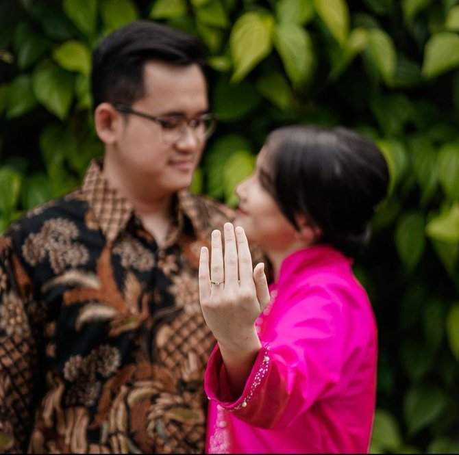 dilamar ini 4 potret romantis jessica anastasya 039si eneng039 bareng kekasih