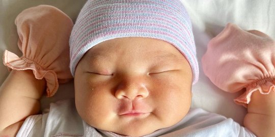 Deretan Foto Baby Austine Anak Ketiga Chef Devina Hermawan, Lucu dan Menggemaskan