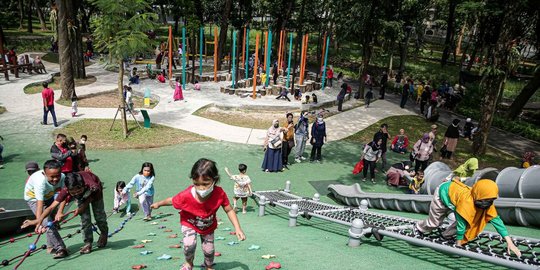 berjubel dalam satu angkot demi piknik di tebet eco park
