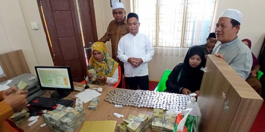 Cerita Pedagang Siomai di Aceh Daftar Haji Pakai Uang Logam