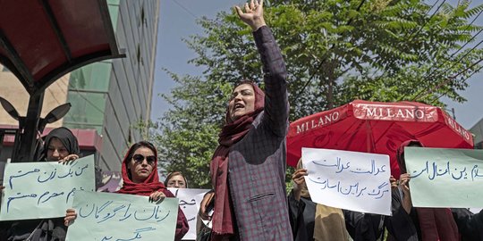 Aksi Perempuan Afghanistan Protes Aturan Wajib Burka