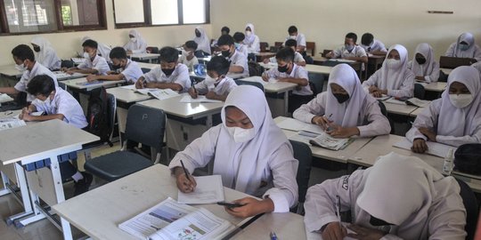 Terbaru, Pemerintah Terbitkan SKB 4 Menteri soal PTM 100 Persen