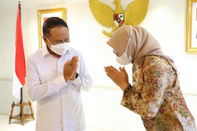 bupati banyuwangi bertemu menpora