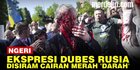 VIDEO: Detik-Detik Dubes Rusia Disiram Pendemo Cairan Merah 'Darah' di Polandia