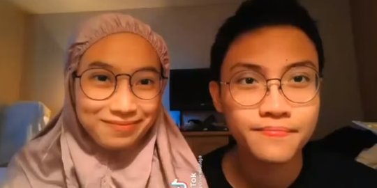 Definisi Mirip Berati Jodoh, Wajah Pasutri Ini Bak Pinang Dibelah Dua