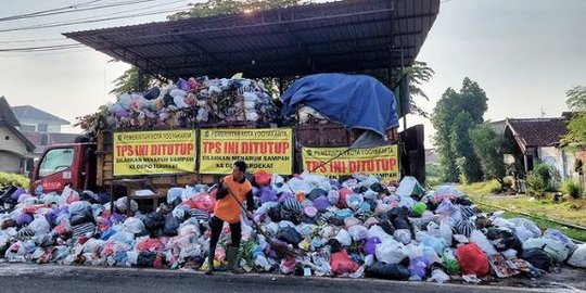 Miris, Ini 6 Potret Tumpukan Sampah di Pinggir Jalan Jogja