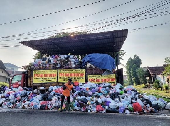 potret tumpukan sampah di jogja