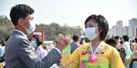 Korea Utara Laporkan Ledakan Covid-19, Enam Meninggal dan 350.000 Positif