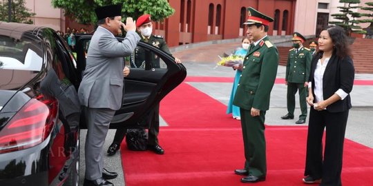 Prabowo Bertemu Menhan Vietnam, Bahas Peningkatan Kerja Sama Pertahanan