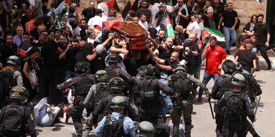 Aksi Pasukan Israel Serang Pelayat yang Gotong Jenazah Jurnalis Al Jazeera